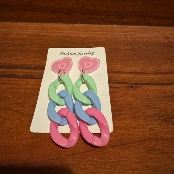 🚨BEAUTIFUL PASTEL ACRYLIC WELL MADE EARRINGS W/ PINK HEARTS GOES W/ POWDER PUFF - Picture 5 of 5